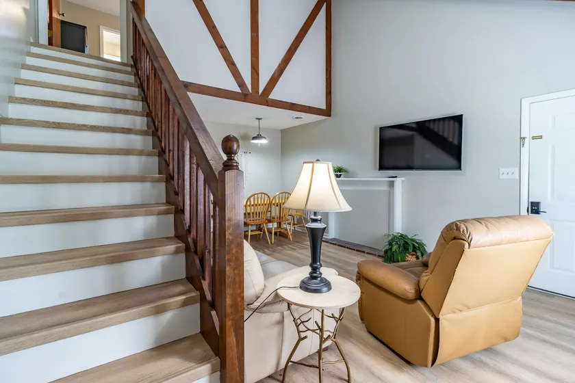 Pet-Friendly Stay Cozy Duplex Near Shopping Dining - Image 1
