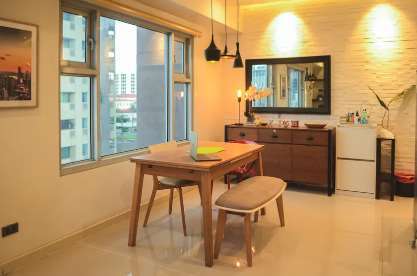 Stylish 1BR Near US Embassy & Luneta with Pool & Gym - Image 1