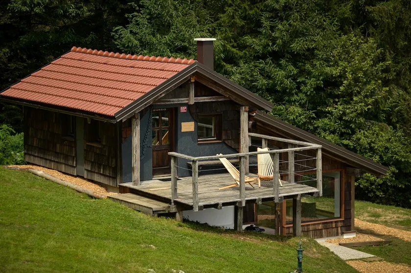 Lukez plac house by the forest - Image 1
