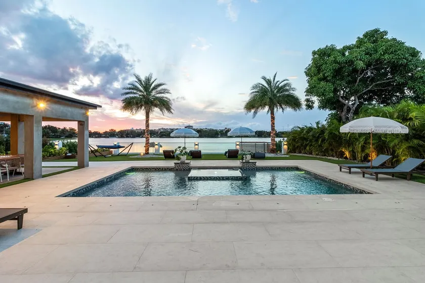 Opulent Waterfront Villa by The Glamhomes - Image 1