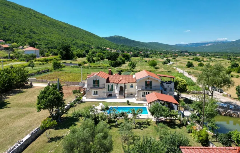 Villa Bosnjak with private pool - Image 1