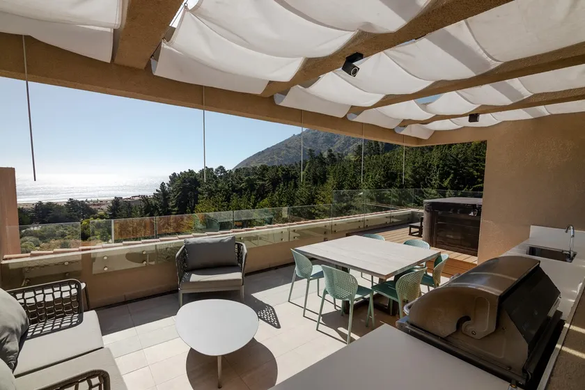 Ocean View with Private Jacuzzi - Image 1