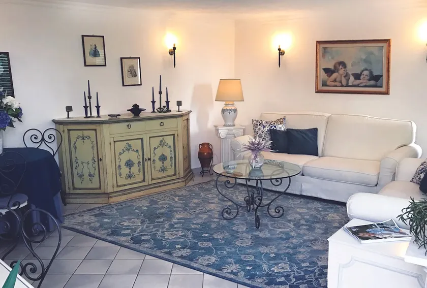 Capri Charme Apartments - Image 1