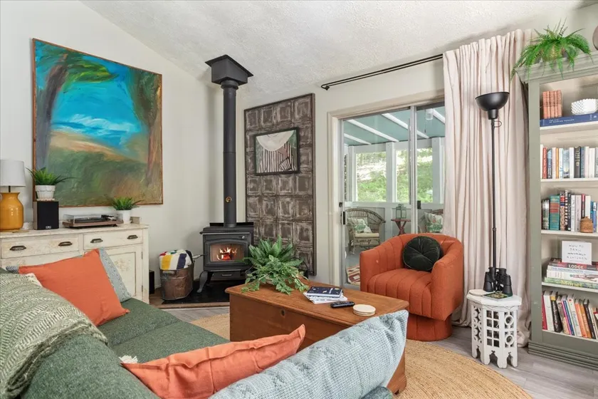 Charming Cabin in Fern Field, Lake 2 mi, Fishing - Image 1
