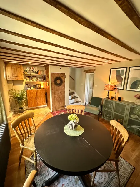 Elegant town house in Stroud - Image 1