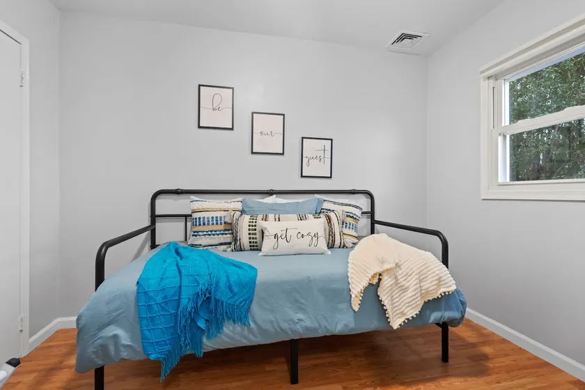 Charming City Retreat - Image 1