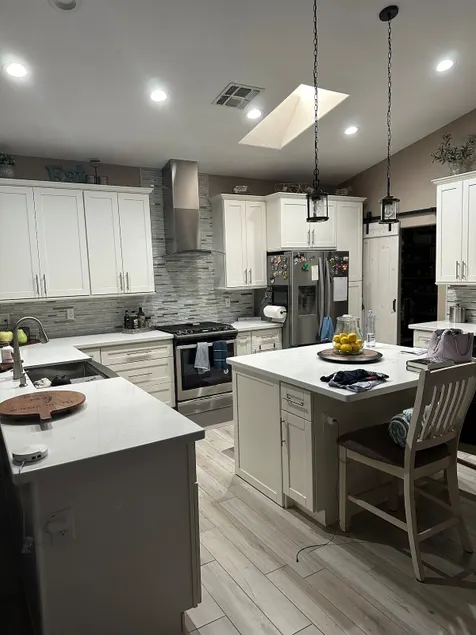 Beautiful home centrally located on golf course. - Image 1