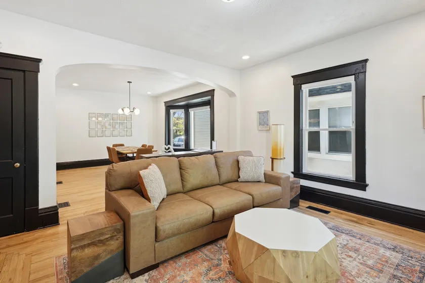 Spacious 1BR - Short Walk to Capitol - Image 1