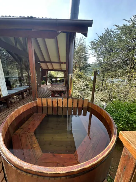House for 8, with a river view and private pool - Image 1