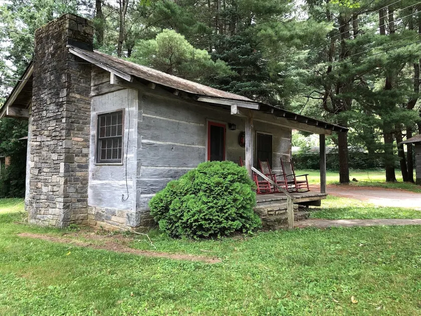 Cabin 9 - Rustic cabin in Pioneer Village, Maggie Valley NC - Image 1