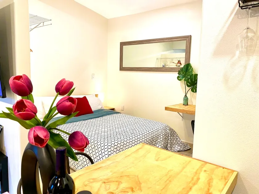Private King Bed Guest Suite - 7 mins to Disney - Image 1