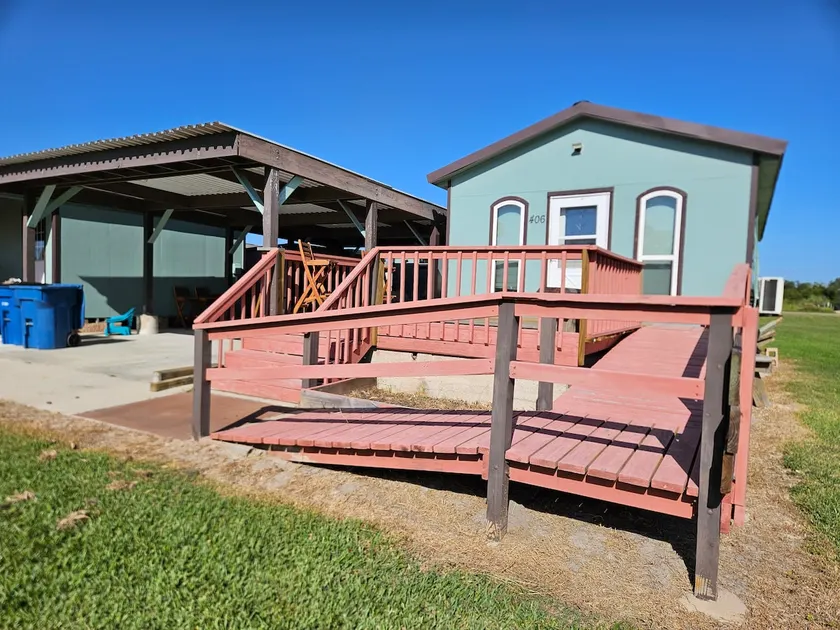 Cute 2/2 Close to Beach; BBQ Pit, covered parking - Image 1