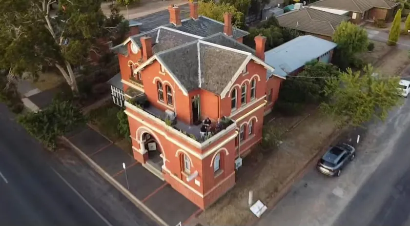 APT3 St. Arnaud Old Post Office - Image 1