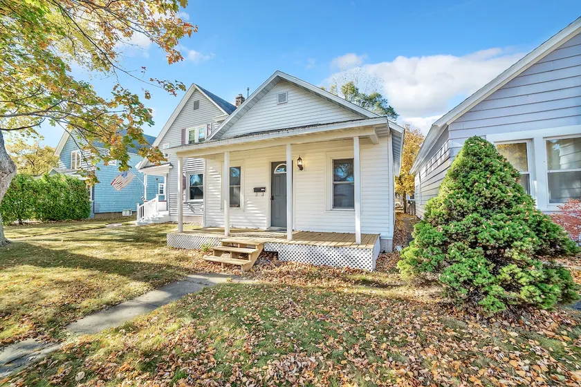 Cozy | 2 Bedroom Home | Escanaba - Image 1
