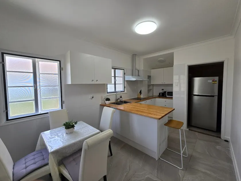 Cozy Home, 3Bedroom,AC, walk to Westfield/pool/RSL - Image 1