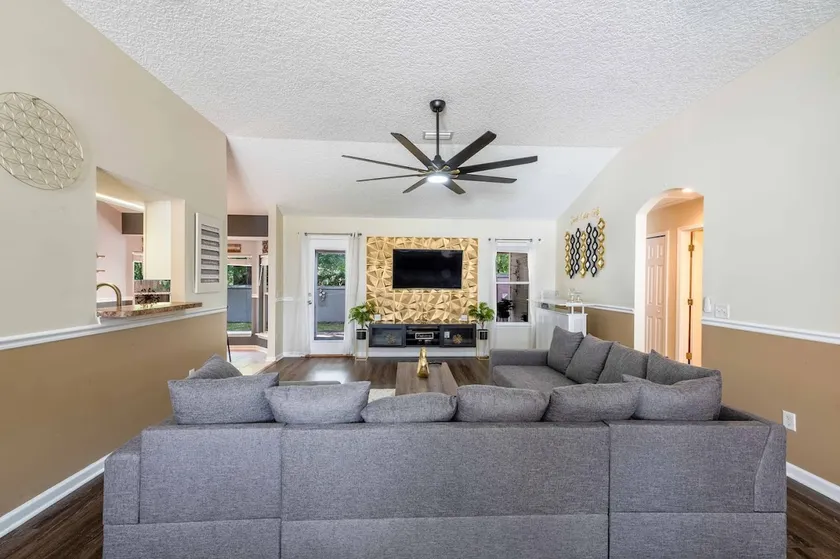 4BR Family & Work Retreat | Spacious Home Sleeps 8 - Image 1