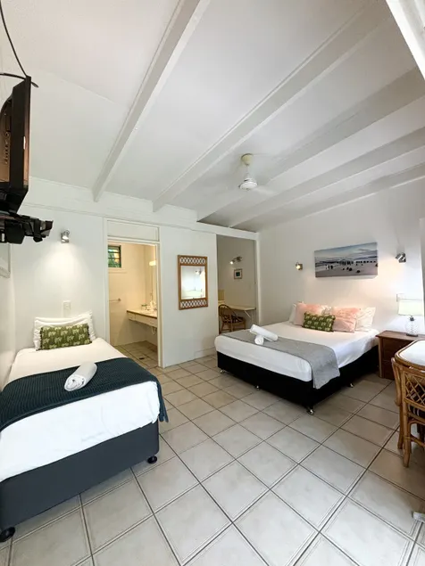 Simple Twin Studio at Amaroo - Image 1