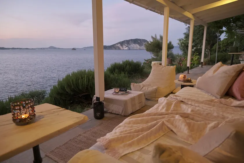 Private Waterfront Retreat by Turtle Island - Image 1