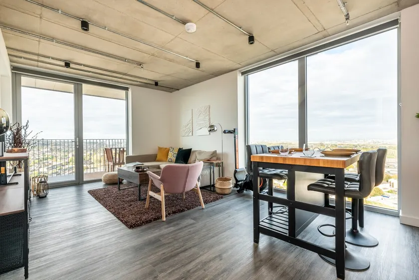 Chic Flat Next To Elizabeth Line - Stunning Views Pass the Keys - Image 1
