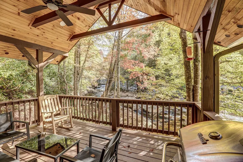 Creekside Cabin - Image 1