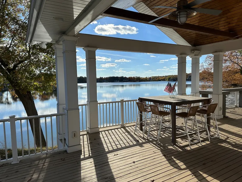Pine Lake Cottage with Views - Image 1