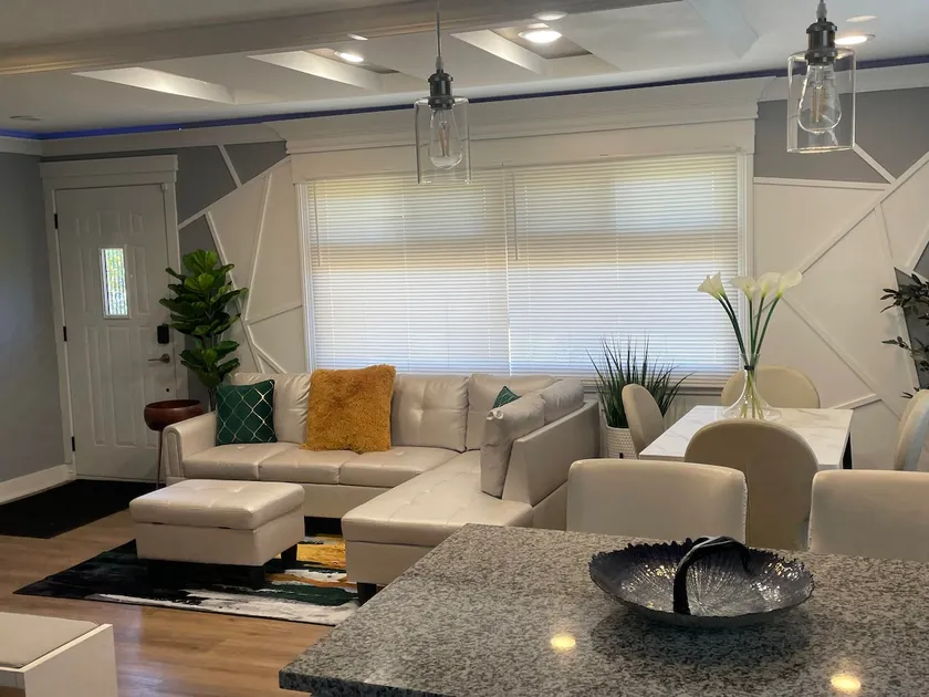 Modern Oasis Getaway Home. Free Cancellation - Image 1