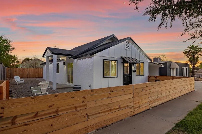 DownTown Gilbert Cottage - Image 1