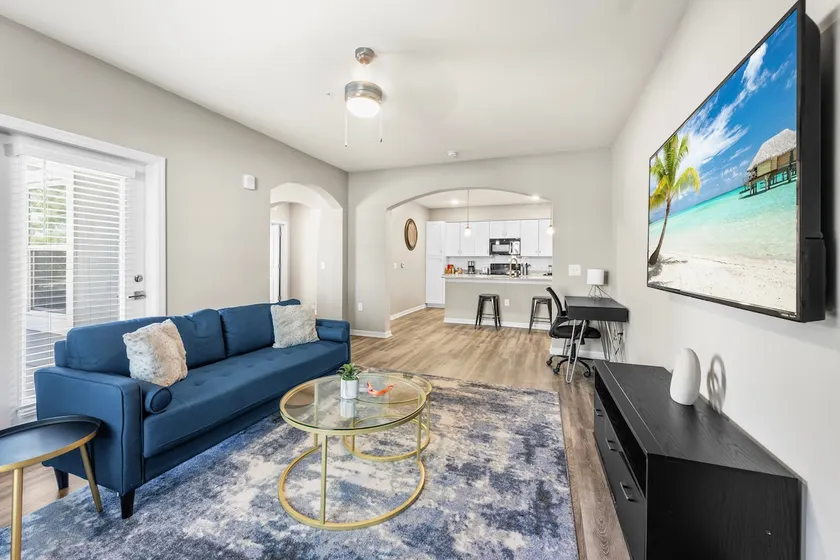 Vibrant 2BR with Gym, Pool & Free Onsite Parking - Image 1