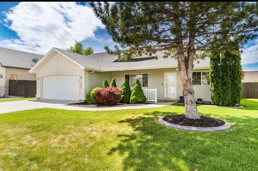 King beds/private yard/BBQ grill - Image 1