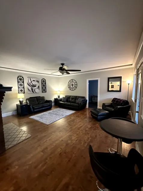 Spacious 4BR Home + Optional Garage Flex Space - Image 1