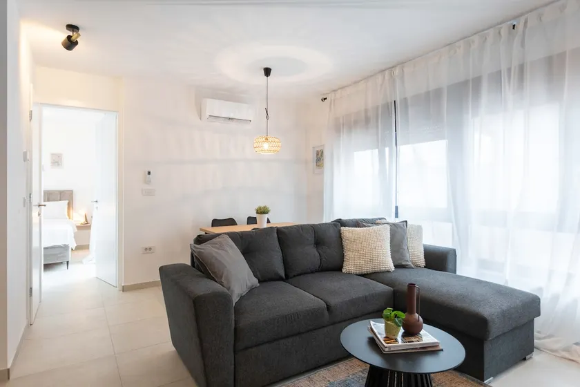 Modern City Residences - Free Private Parking - Image 1