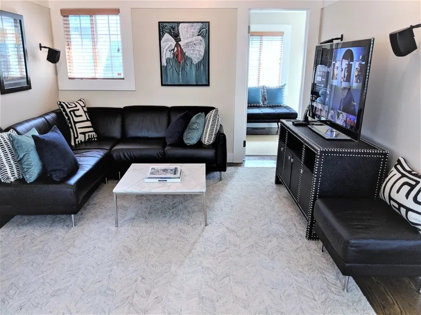 North Berkeley Chic - Image 1