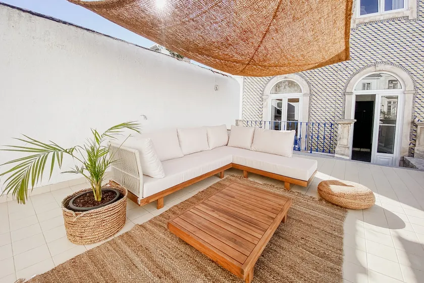 5 Bedroom Apartment in Downtown Santarém - Image 1