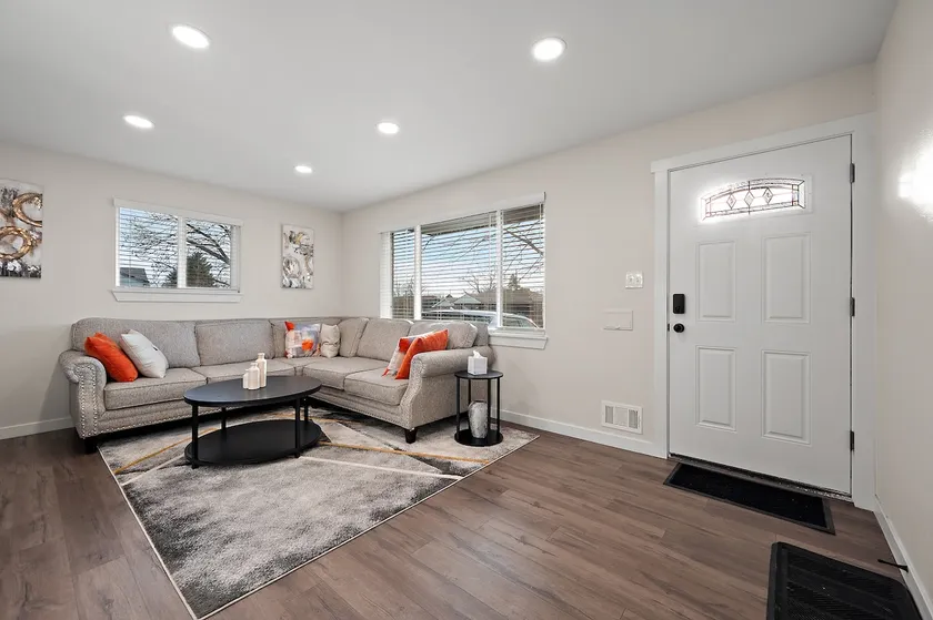 Entire Home in Northglenn | 6Bd/2b (sleeps 6-10) - Image 1