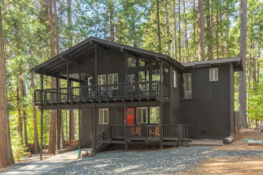 Charming 3BR Mountain Getaway/Pet Friendly - Image 1