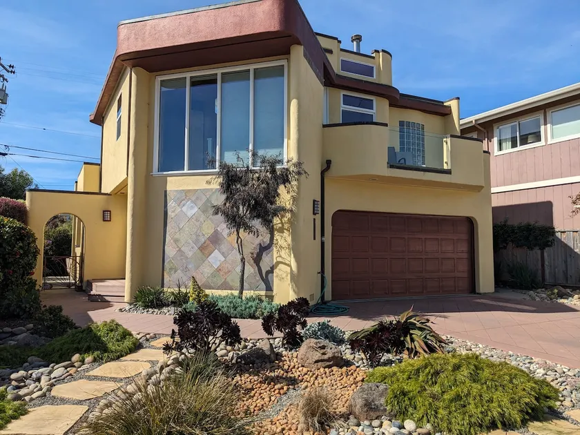 Beautiful beach home - Image 1