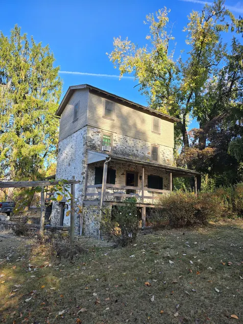 Quaint farmhouse - Image 1