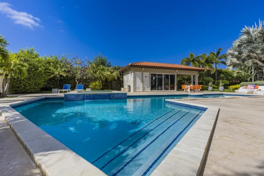 Modern 4BR, 200 Mts Eagle Beach - Image 1