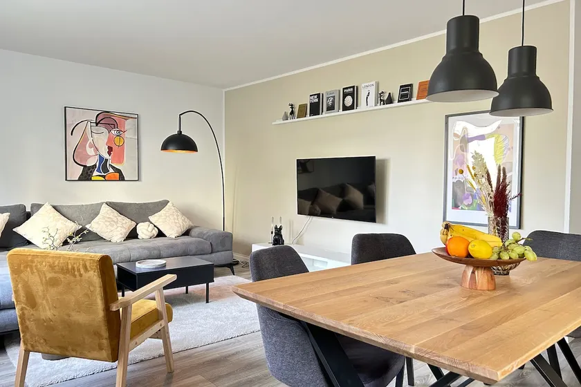 Designer Apartment for 7 Guests central location - Image 1