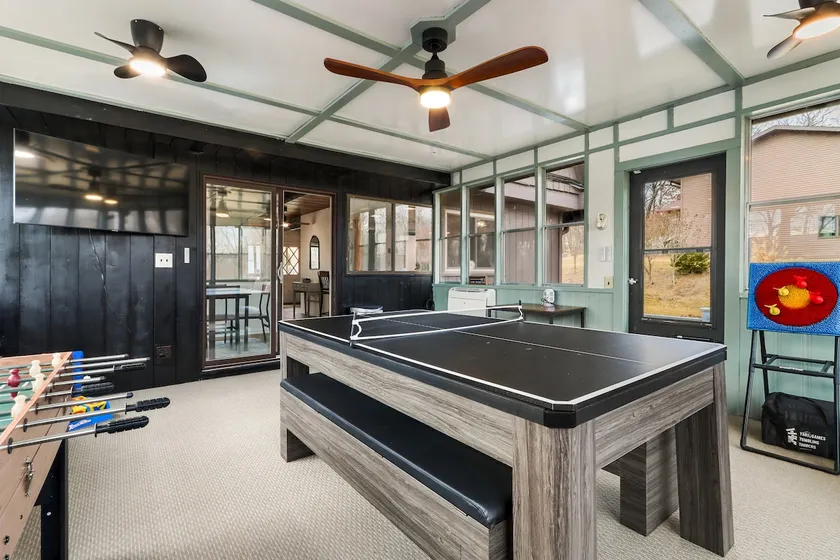 Lake Geneva•4BR•Game Room•Theater•Patio•Sleeps 14 - Image 1
