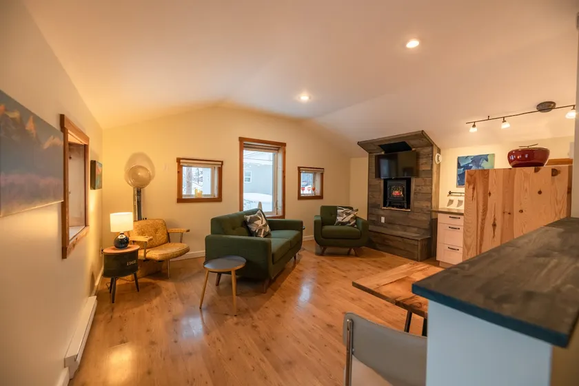 Located in Downtown Whitehorse - Treehouse - Image 1