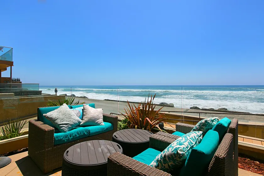 Beauty by the Beach, directly at The Strand Oceanside - Image 1