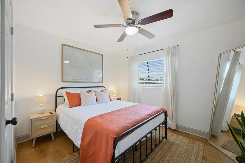 Lake Hunter Cozy Cottage, Sleeps 6 - Image 1