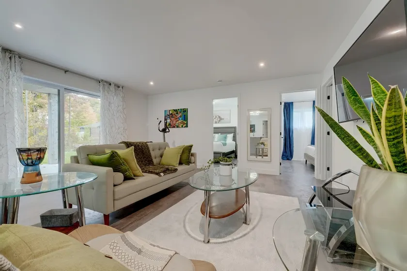 Elegant Loft in Roxton Pond - Image 1