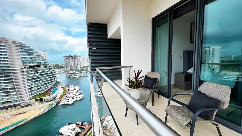 TOP/1BR/Luxury Condo/ Ocean Views/Balcony/Gym/HZ - Image 1