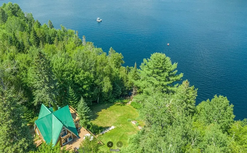 Nidvert, Lakefront Chalet, Spa, 1hr MTL - Image 1