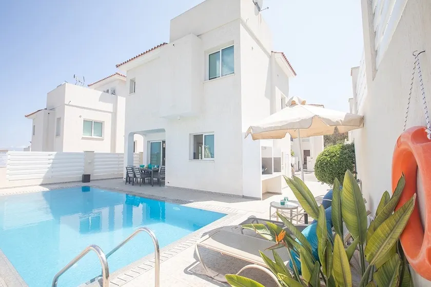 Romeo & Juliet: 3 EnSuites +Pool - Image 1