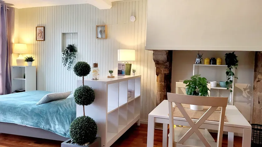 Cozy Studio with Harbor View - Image 1