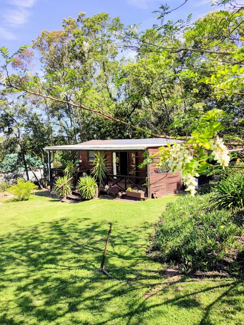 Acacia Country Garden Cottage - Image 1