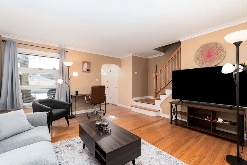 Charming Oak Park Retreat - Image 1